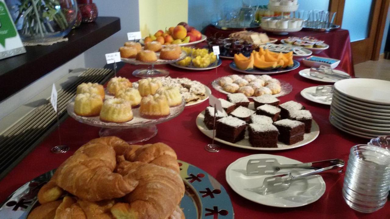 Il Giardino Delle Zagare Bed & Breakfast Fondi Dış mekan fotoğraf