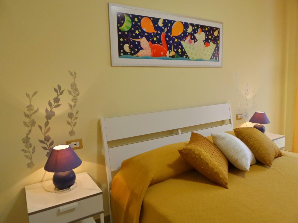 Il Giardino Delle Zagare Bed & Breakfast Fondi Dış mekan fotoğraf