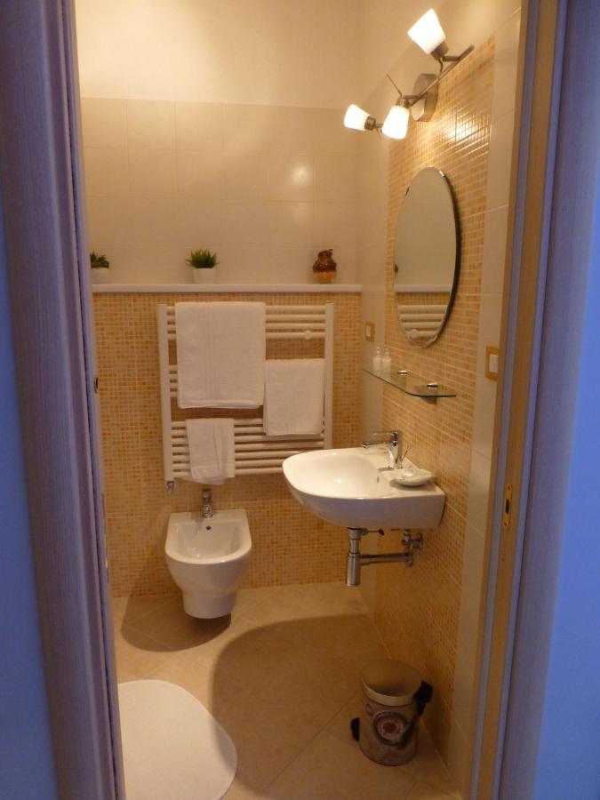 Il Giardino Delle Zagare Bed & Breakfast Fondi Dış mekan fotoğraf