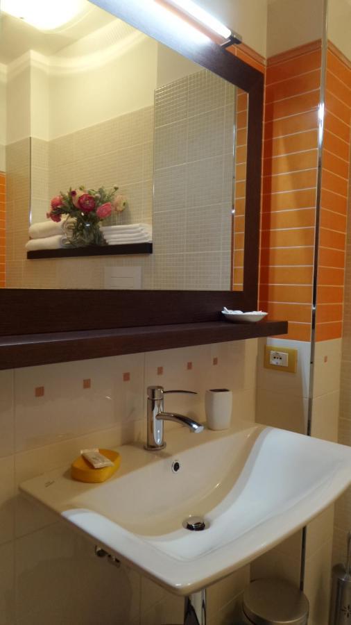 Il Giardino Delle Zagare Bed & Breakfast Fondi Dış mekan fotoğraf