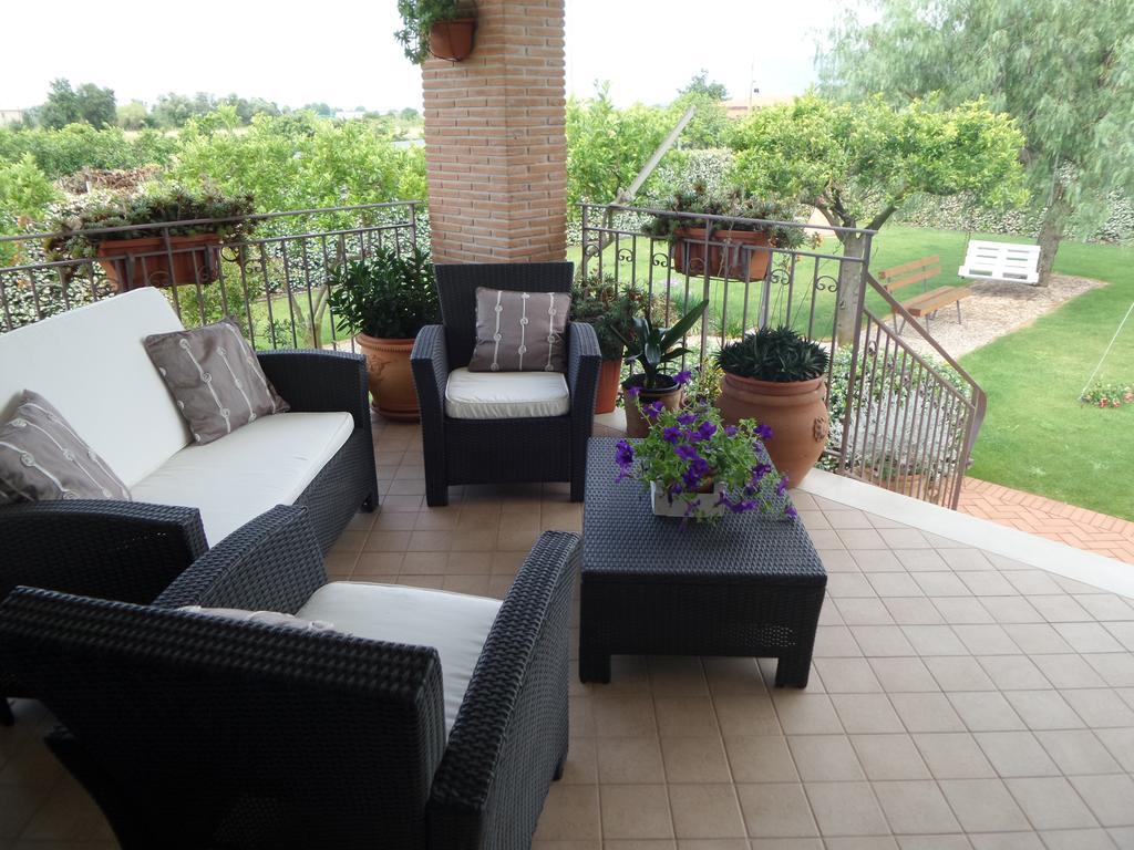 Il Giardino Delle Zagare Bed & Breakfast Fondi Dış mekan fotoğraf