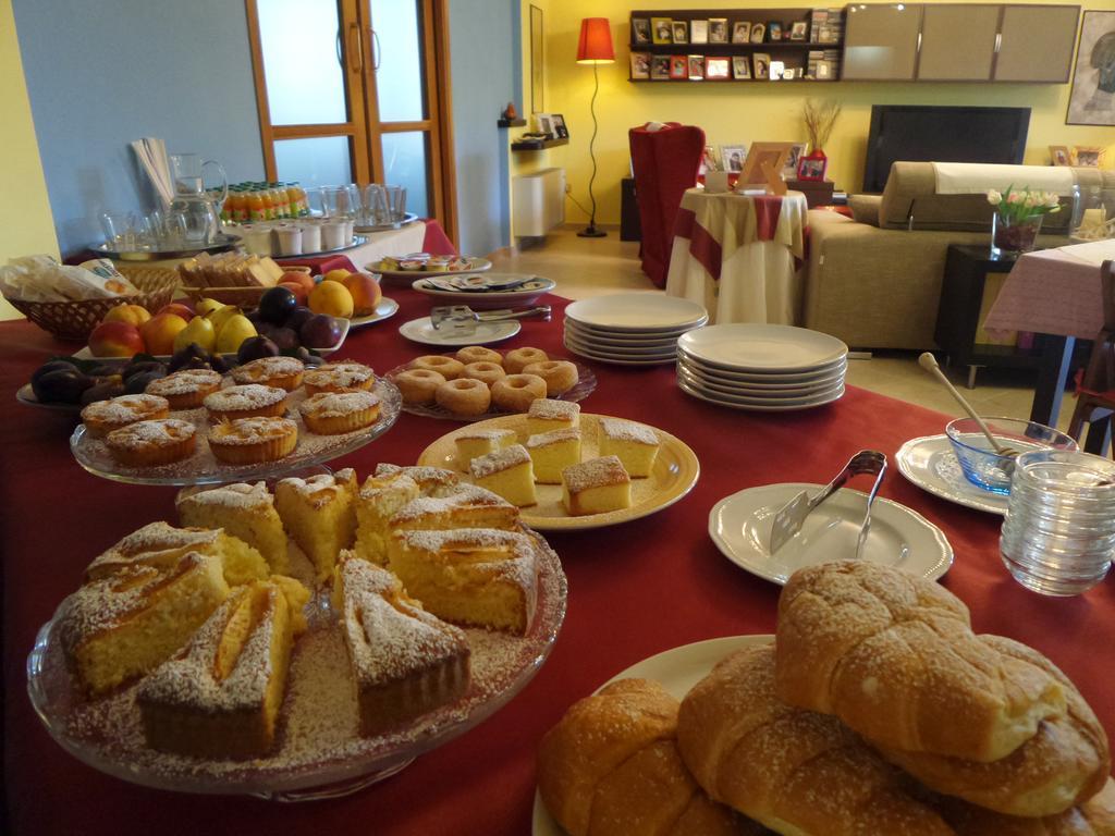 Il Giardino Delle Zagare Bed & Breakfast Fondi Dış mekan fotoğraf